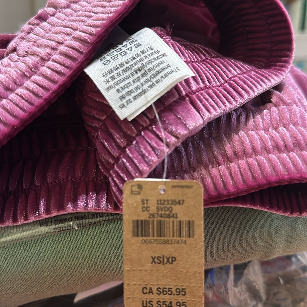 New PINK
VELOUR SHINE LOGO WIDE-LEG PANTS - Picture 3 of 5